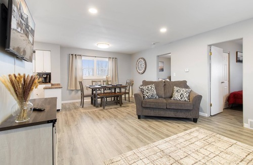 Pinconning Apartment | The Pinny City Suite