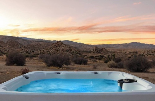 Pioneertown House | The Pioneertown House: A Couples Getaway 20 mins ➔ La Copine