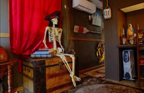 Clear Lake Shores Hotel | The Pirate Paradise