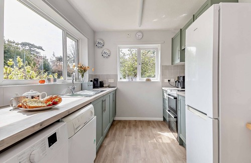 Bawdsey House | The Pitch - Three Bedroom House, Sleeps 5