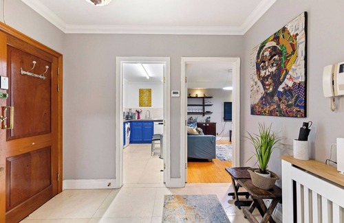 Mapesbury Apartment | The Place: 2-Bedroom Getaway