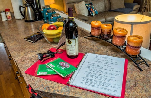 Green Hill House | The Place Between The Lakes/4 BDR, 4 Beds. Non-Smoking Property Inside & Out.