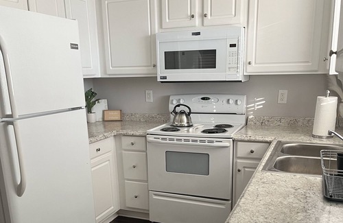 Greensboro House | The Place To Be Family Friendly Lake House