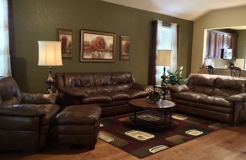Wetmore House | The Place to Relax in San Antonio, only 10 min away from Six Flags Fiesta Texas!