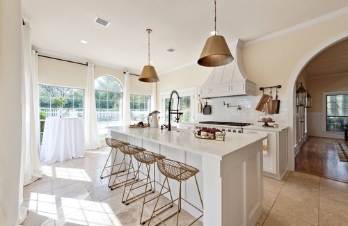 Pflugerville Bed & Breakfast | The Plantation House Boutique Inn
