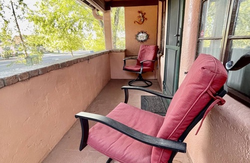 Prescott House | The Pleasant Street Casitas: Superior King Bed