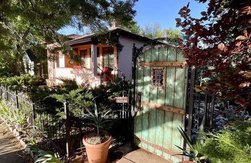 Prescott House | The Pleasant Street Casitas: Superior King Bed