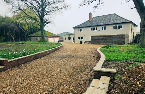 Foxley House | The Plough Inn Farmhouse - Private Holiday House