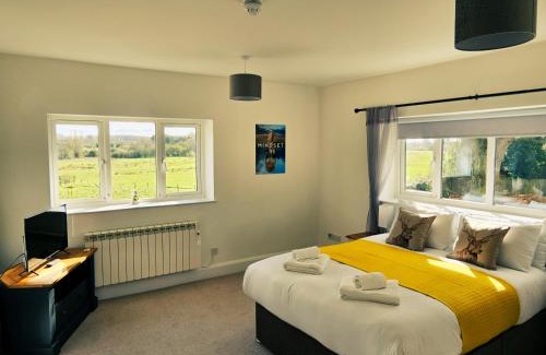 Foxley House | The Plough Inn Farmhouse - Private Holiday House
