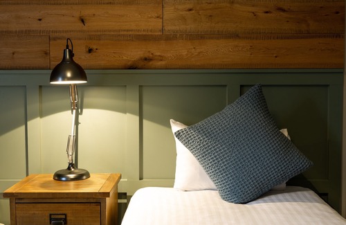 South Warnborough Bed & Breakfast | The Poacher Inn