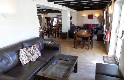 Dorchester Hotel | The Poachers Inn