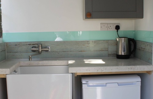Newquay Cabin | The Pod Garden- Cozy glamping pod, rural location