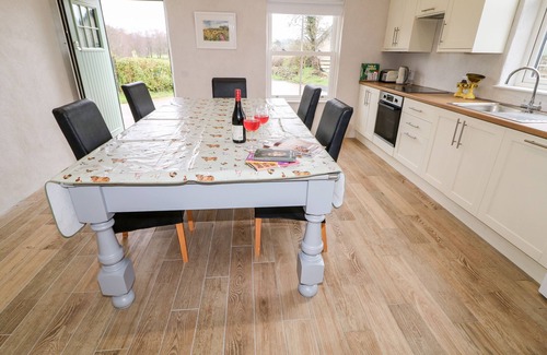 Lisnagunogue Cottage | THE POETS COTTAGE, pet friendly, with a garden in Portglenone