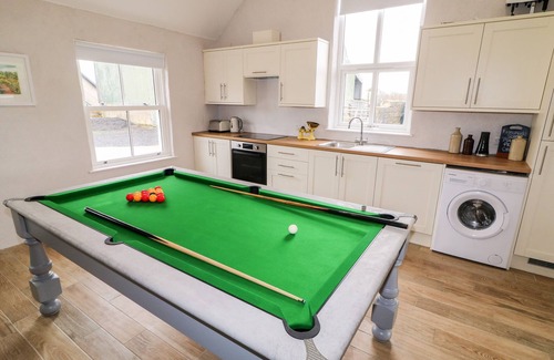 Lisnagunogue Cottage | THE POETS COTTAGE, pet friendly, with a garden in Portglenone