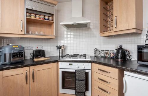 Liverpool Apartment | The Point, 2 Bed Flat, Parking - Pass the Keys