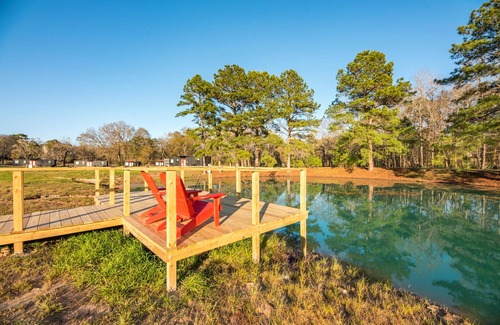 Willis Cabin | The Point: 2 mins to Lake Conroe! Rooftop deck, Heated Pool, Fire Pit