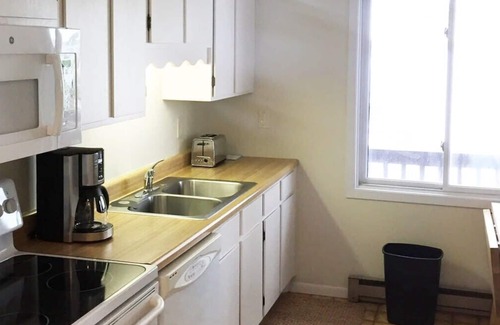 East Gull Lake Condo | The Point on Gull Lake – Unit 4: 2BR Family Escape w/Dock & Garage