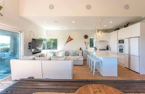Onetangi House | The Point | Stay Waiheke