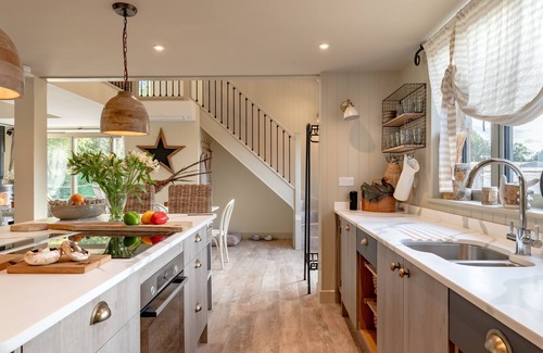 Cowlinge House | The Pond Barn - Five Bedroom House, Sleeps 10