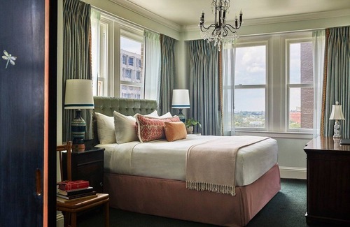 Lower Garden District Hotel | The Pontchartrain Hotel