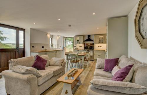 Dulverton House | The Pony Stalls, Brompton Regis