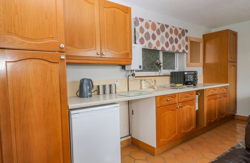 Crediton Cottage | THE POOL HOUSE, romantic, country holiday cottage in Crediton