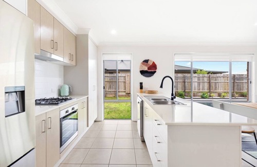 Urraween House | The Pool House Spacious Family Stay at Hervey Bay