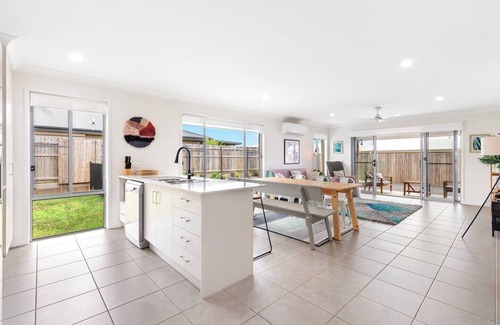 Urraween House | The Pool House Spacious Family Stay at Hervey Bay