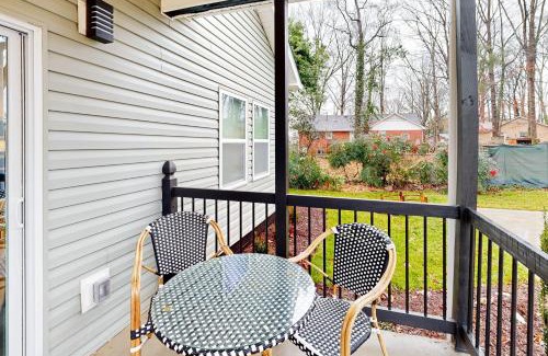 Charlotte House | The Pool House
