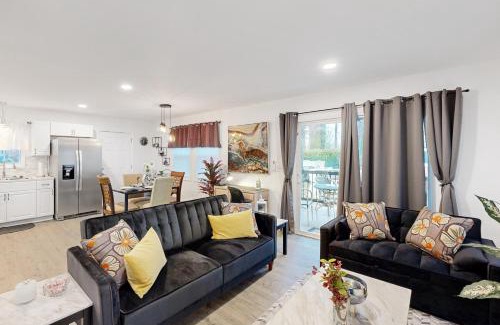 Charlotte House | The Pool House