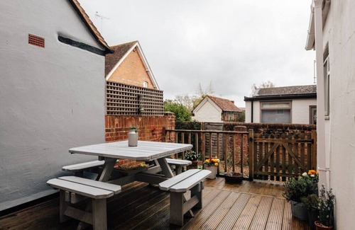 Henley-on-Thames House | The Poppies - Central Henley 3 bedroom house with parking