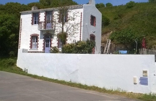Ile d'Yeu House | The Port of Millstone, island of Yeu, house with garden pets allowed
