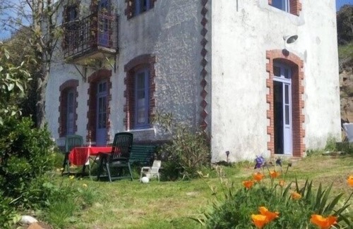 Ile d'Yeu House | The Port of Millstone, island of Yeu, house with garden pets allowed