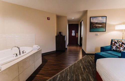 East Columbia Hotel | The Portlander Inn and Marketplace