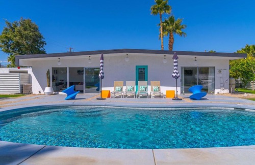 Palm Springs House | The Portrait House A Mid Century Hangout