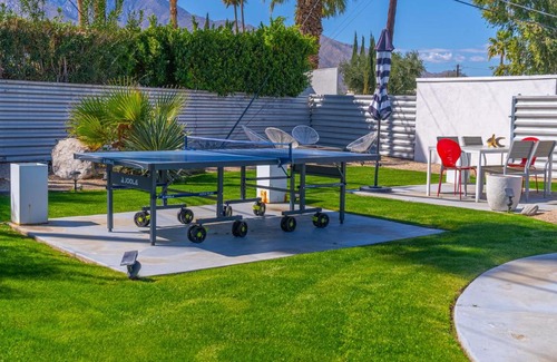 Palm Springs House | The Portrait House A Mid Century Hangout