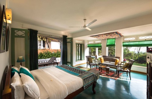 Ella Hotel | The Postcard Velha