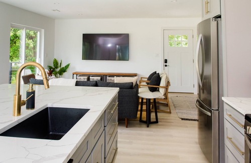 Bryans Road Cottage | The Potomac House: 13 acre riverfront property