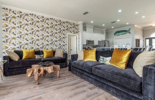 Audubon Place House | The Pour House - Gulf Beachfront, 4 Bedroom, 2 Bath, Dog Friendly, Sleeps 8