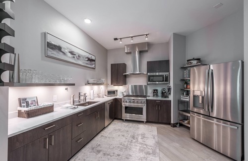Winter Park Condo | The "Powder Day" of Ski Condos! Ski-in Ski-out, Great Vibe, Chef's Kitchen + EV!