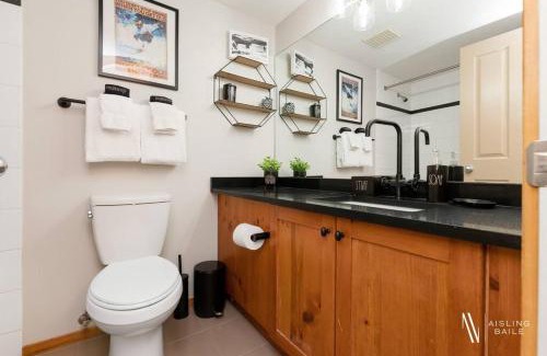 East Kootenay Apartment | The Powder Nook, Hot Pools, Mile 1 Express Chair