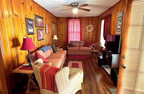 Leckie Cabin | The Powerhouse lodge has 2 bedrooms on 10 acres in adorable Maybeury