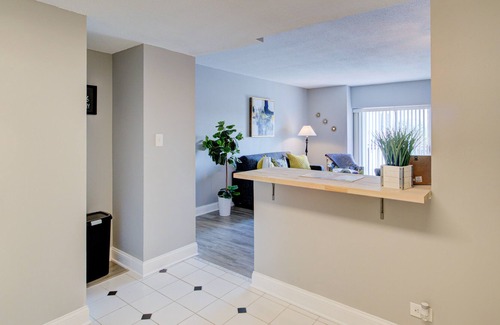 Springfield Apartment | The Premier Lincoln Suite | Downtown Springfield