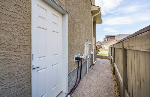 Airdrie House | The Premier Suite | 321Mbps WiFi | Perfect Stays