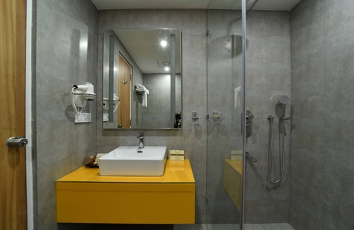Malleshwaram Hotel | The President Hotel Kumara Park
