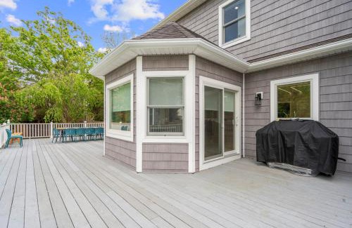 West Bay Shore Villa | The President Mansion Luxurious 7BR Family Retreat