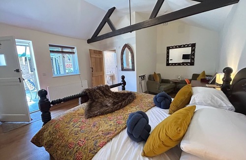 Stow Maries Hotel | The Prince of Wales