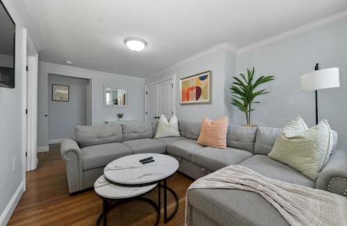 Central-Maverick Square - Paris Street Apartment | The Princeton Boston Luxurious Apartment - New! - Near Downtown Boston, Airport