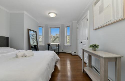 Central-Maverick Square - Paris Street Apartment | The Princeton Boston Luxurious Apartment - New! - Near Downtown Boston, Airport