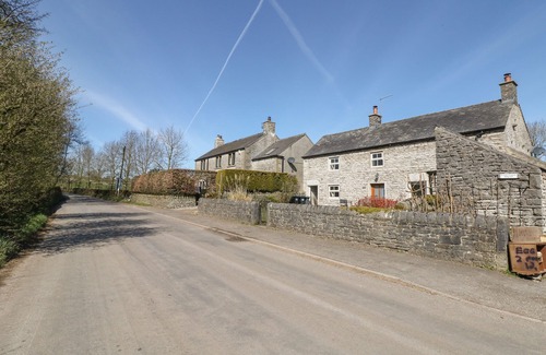 Monyash Cottage | THE PRIORY, family friendly, character holiday cottage in Monyash
